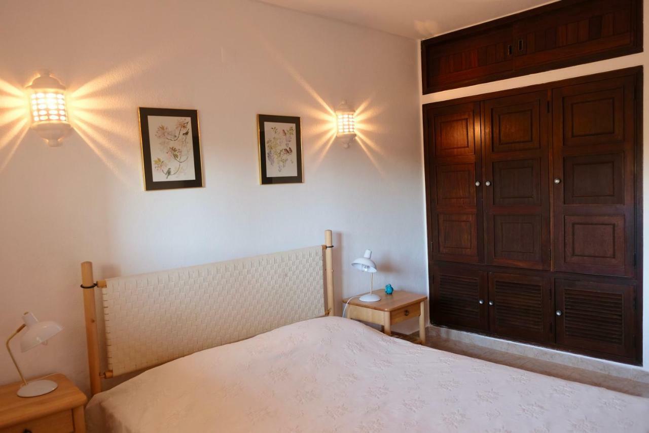 Peaceful & Spacious Apt With Parking & Queen Bed Карвоейру Екстер'єр фото